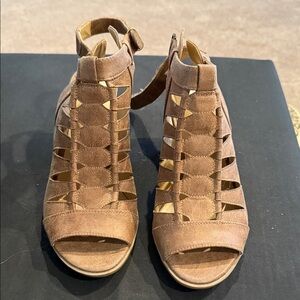 Naturalizer Comfort Women's Tan Sandals